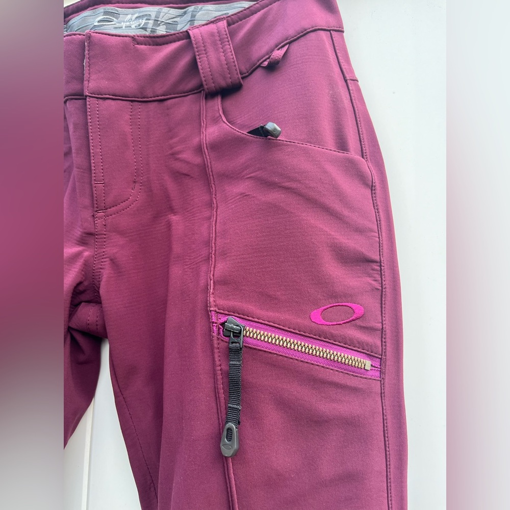 Oakley Snowboard Ski pants, Excellent condition! Just Cleaned Waterproofed